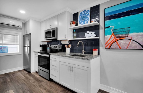 Jacksonville Beach Condo | Beachside! Jacksonville Beach Condo-Close to Mayo Clinic