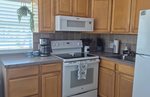 Port Canaveral Condo | Beachy 1 bedroom across the street from the beautiful beaches of Cape Canaveral,