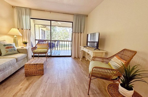 The Meadows Condo | Beautiful 1-bedroom condo in The Meadows, minutes from the beach, golf, shopping