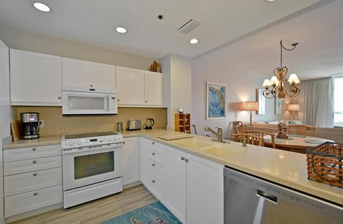 Whitney Beach Condo | Beautiful 2/2 bay view unit! End of 2026 dates available!