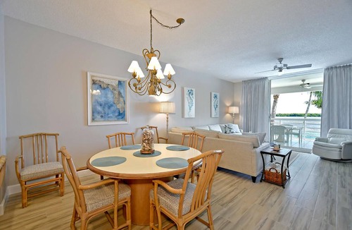 Whitney Beach Condo | Beautiful 2/2 bay view unit! End of 2026 dates available!