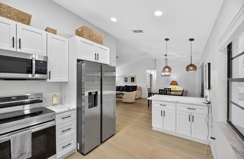 Forest Oaks House | Beautiful 2/2 Pool Home in Spring Hill