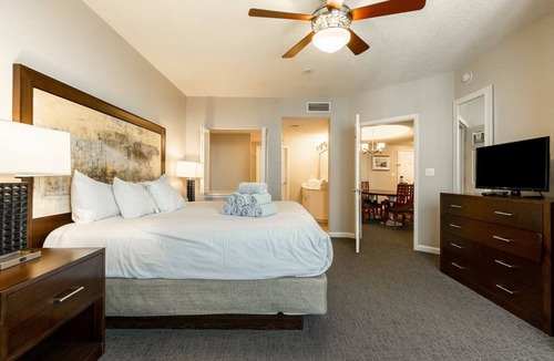 Seabreeze Historic District Resort | Beautiful 2-Bedroom Deluxe Suite in Beautiful Daytona Beach!