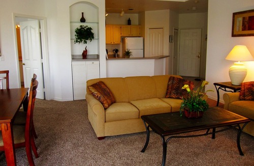 West Kissimmee Condo | Beautiful 2 Bedroom/2 Bathroom Condo Close to Disney!