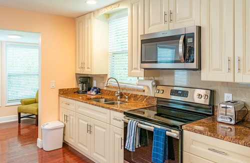 Indian Shores Condo | Beautiful 2nd fl. condo with balcony, across the street from the beach.