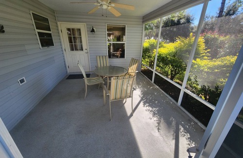 Belvedere House | Beautiful 3-bedroom house with AC in charming The Villages