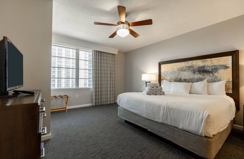 Brush - Stewarts Resort | Beautiful 3BD/2Bath Daytona Suite - Pools, Lazy River, Bar, Slides