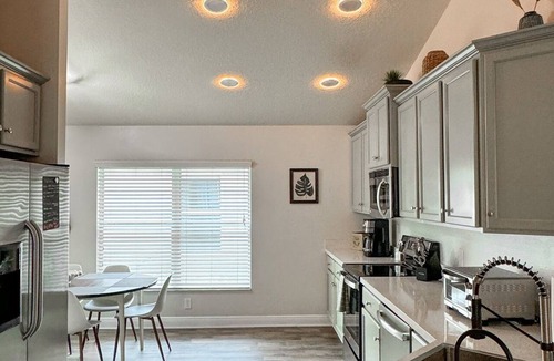 Balm House | Beautiful 4-bedroom house with AC in Wimauma