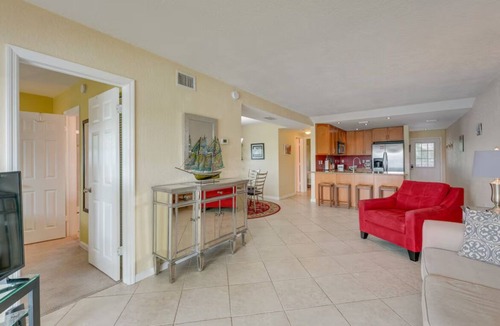 Capri Isle Condo | Beautiful Bay Views on the Gulf Coast – 2BR/2BA