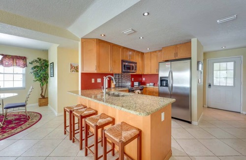 Capri Isle Condo | Beautiful Bay Views on the Gulf Coast – 2BR/2BA