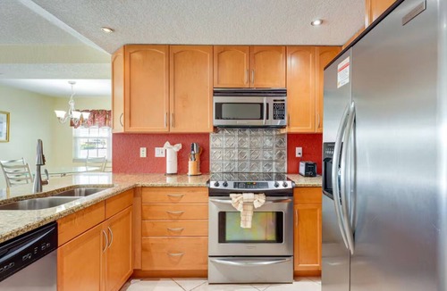 Capri Isle Condo | Beautiful Bay Views on the Gulf Coast – 2BR/2BA
