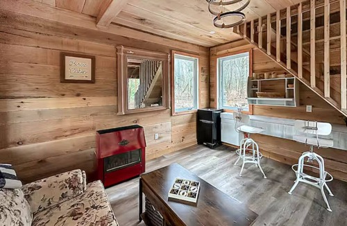 Langton Cabin | Beautiful Birez cabin unique Norwegian, Belgium style Cabin.