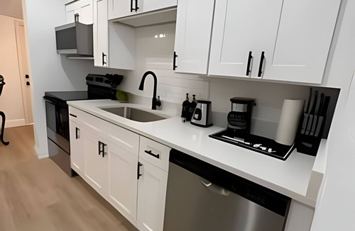 Bayview House | Beautiful home near beaches