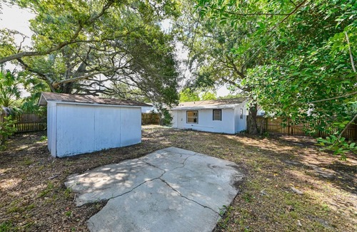 Bayview House | Beautiful home near beaches