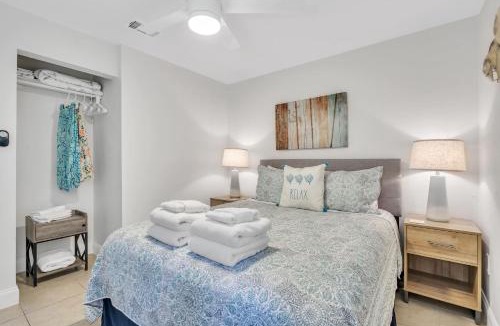 Central Sarasota Apartment | Beautiful Updated 2Bedroom Suite minutes to Downtown, Amazing Beaches, Restaurants, Theaters and MORE