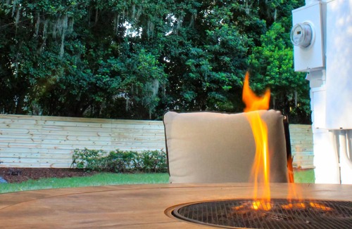 Gainesville House | Beautifully Designed Oasis - Blocks to UF Stadium!