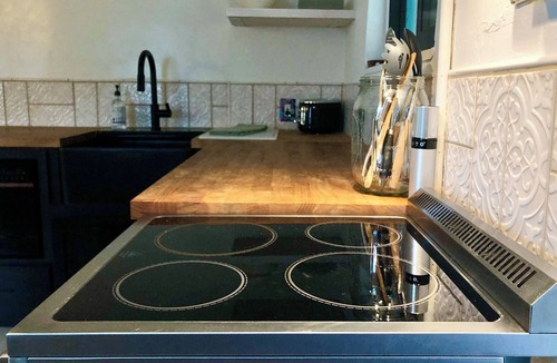 Gulfport House | Beautifully remodeled Gulfport retreat, walk to local beach in 12 mins.