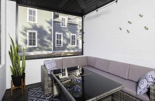 Duckpond House | Beautifully updated 2 bed/1 bath in Duck Pond