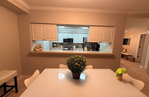 Jacksonville Beach Condo | Beautifully appointed condo with a gorgeous ocean view. New to the market.