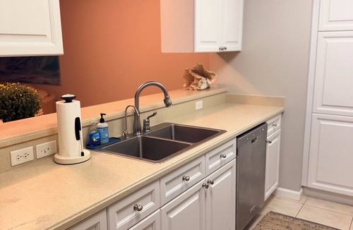Jacksonville Beach Condo | Beautifully appointed condo with a gorgeous ocean view. New to the market.