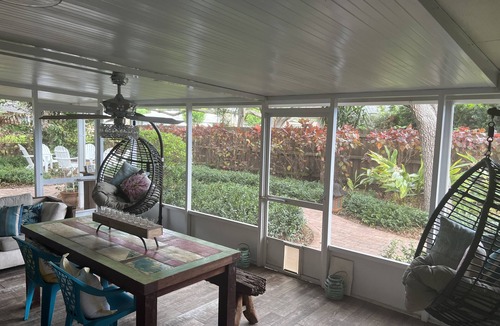 Belleair Bluffs House | Belleair Bliss Enjoy this Charming Beach home in Belleair Bluffs, Largo, Fl.