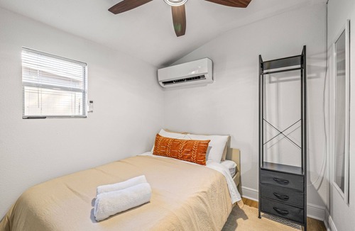 Tampa Heights Cottage | Best Location, Cute 1br Guesthouse Near Downtown, Riverwalk, and Armature Works