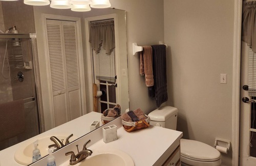 Island Crossings House | Best place for a short term home! Traveling business people welcome