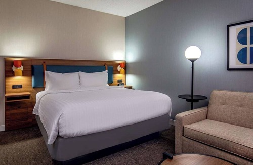 Foxboro Hotel | Best Value, Quality Stay! Pet-Friendly, Hot Breakfast Included, Free Parking!