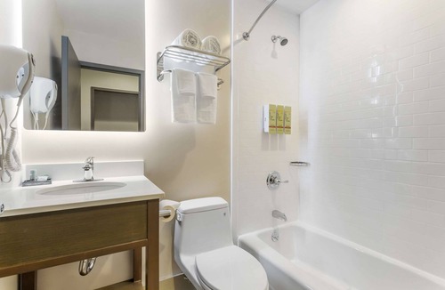 Gravesend Hotel | Best Western Brooklyn-Coney Island Inn