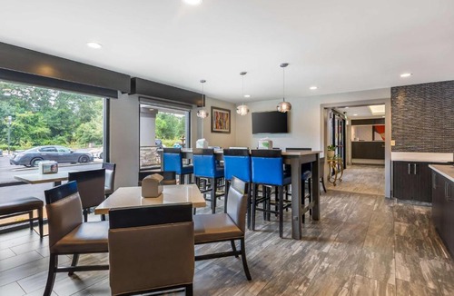 Valley Falls Hotel | Best Western Plus Spartanburg