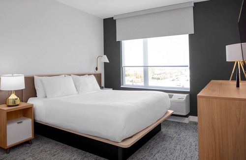 Clearwater Hotel | Better Choice for your Vacation! Free Breakfast, Free Parking, Outdoor Pool