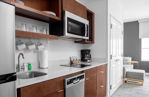 Clearwater Hotel | Better Choice for your Vacation! Free Breakfast, Free Parking, Outdoor Pool