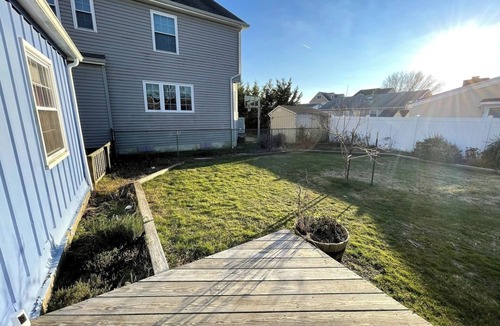 Brigantine House | Blue Betty- 3 BDRM Mid-Century Charmer Near Beach
