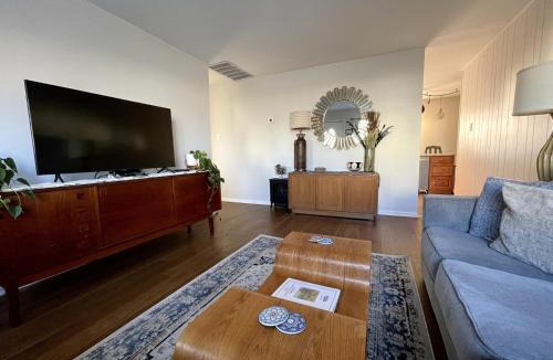 Brigantine House | Blue Betty- 3 BDRM Mid-Century Charmer Near Beach