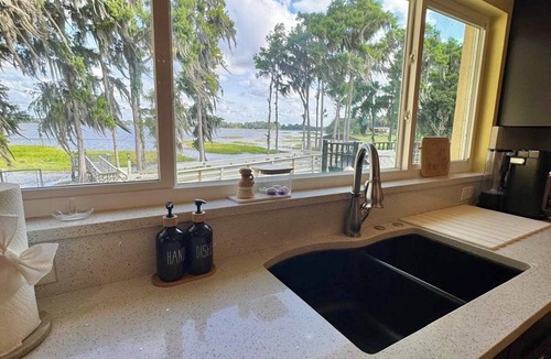 Hernando House | Blue Heron Lakehouse Private Dock Kayaks/Paddleboards Family/Pet Friendly