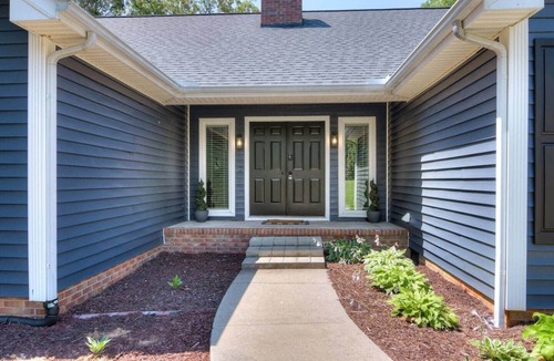 Modoc House | Blue Lagoon - Waterfront Lake Thurmond/Clarks Hill