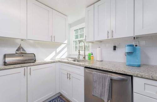 Avondale Apartment | Blue Palm Retreat | Team Joseph Ellen