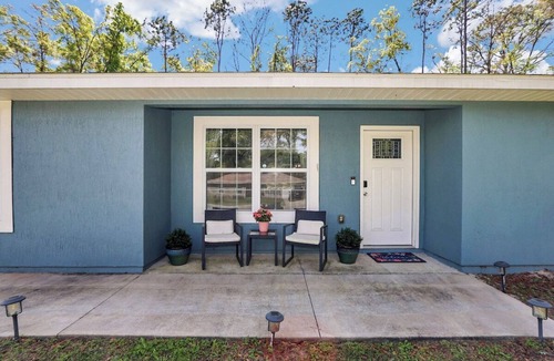 Fellowship House | Blue Ribbon - 9 mins to WEC! Pets Welcome!