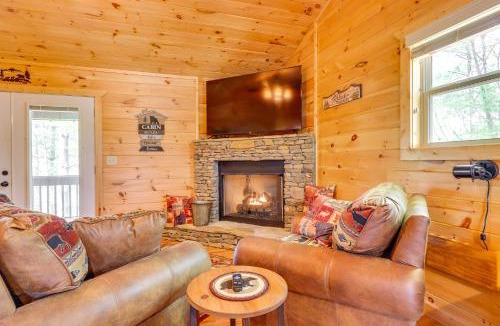 Murphy House | Blue Ridge Mountain Cabin Rental w/Fire Pit!