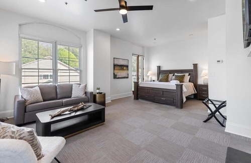 Blue Ridge House | Blue Ridge Suite 3 - Downtown