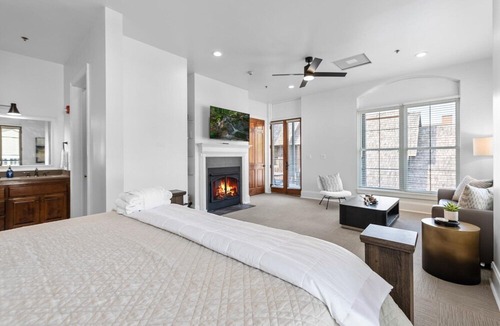 Blue Ridge House | Blue Ridge Suite 3 - Downtown