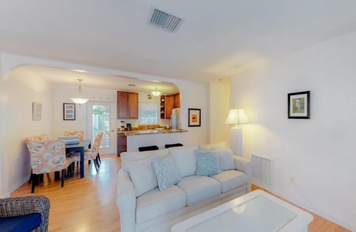 Holmes Beach Villa | Blue Wave Villa West