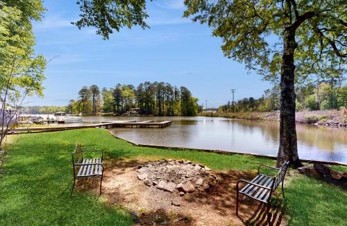 Eatonton House | Boat Dock & Waterfront Fire Pit: Lake Sinclair Gem