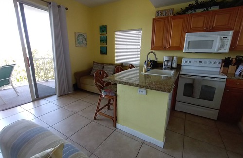 St. Petersburg Resort | Boca Ciega Resort & Marina, Doc Ford's Bar & Restaurant! Less than 2 miles to VA