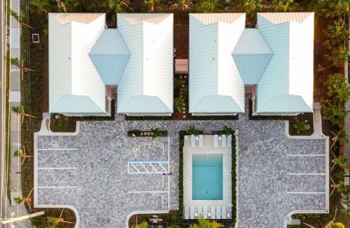 St. Augustine Beach Hotel | Boutique Beach Hotel - 2Bedroom Suite and Pool
