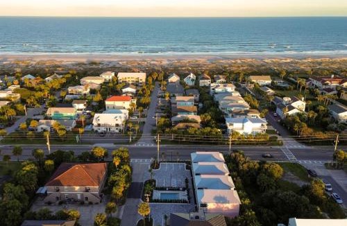 St. Augustine Beach Hotel | Boutique Beach Hotel - 2Bedroom Suite and Pool