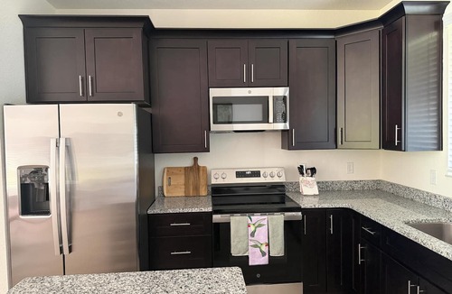 Fellowship House | Brand New 3/2.5 on 4 Acres quiet horse community Close to WEC, Springs & Disney