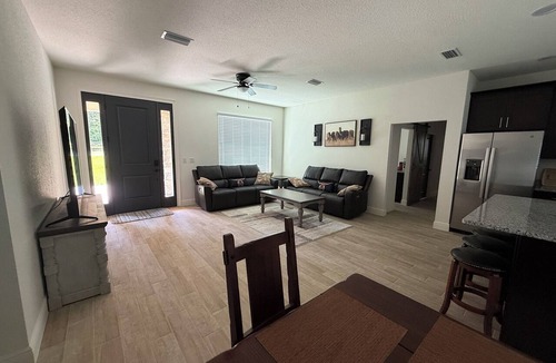 Fellowship House | Brand New 3/2.5 on 4 Acres quiet horse community Close to WEC, Springs & Disney