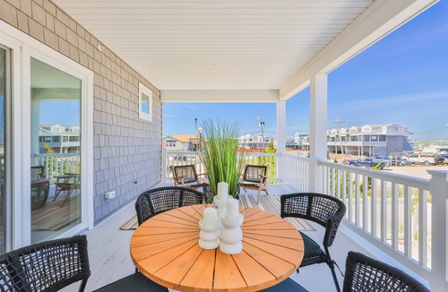 North Beach Haven House | BRAND NEW 4BR 4BA w Pool Prime in Beach Haven.walk to everything