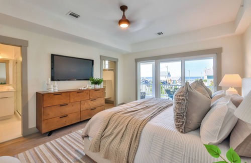 North Beach Haven House | BRAND NEW 4BR 4BA w Pool Prime in Beach Haven.walk to everything